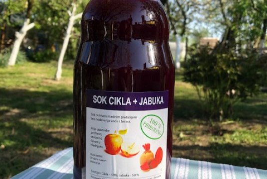 Sok od cikle i jabuke